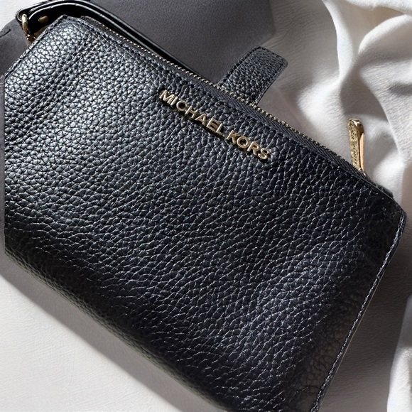 Michael Kors Wristlet Wallet - Picture 8 of 9